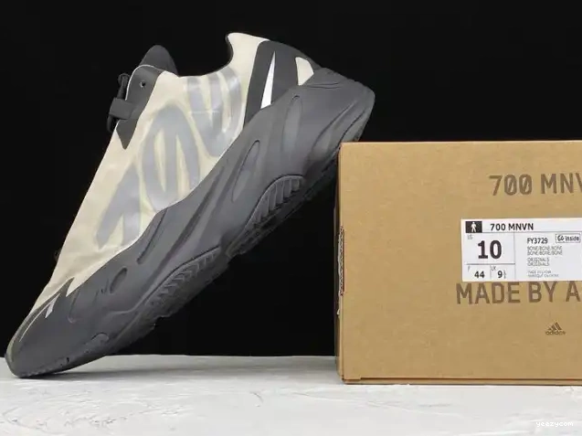 700 Yeezy FY3729 Bone Boost Adidas MNVN 0512